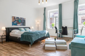 EasyStay 2BR Apt. connect with the whole City